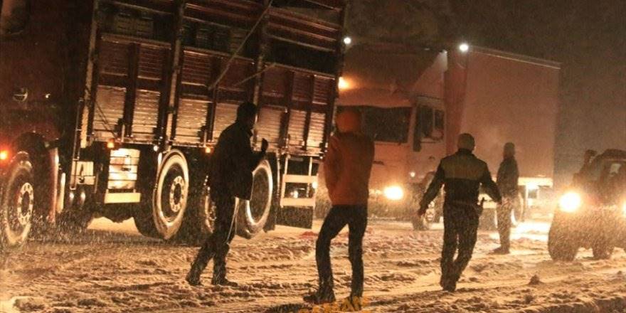 Konya Antalya Yolunda Araçlar Kara Hazırlıksız Yakalandılar