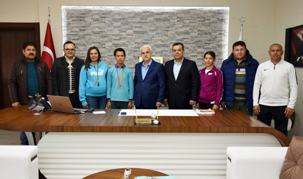 Başarılı Sporcu Kuntoğlu’nu Ziyaret Etti 6