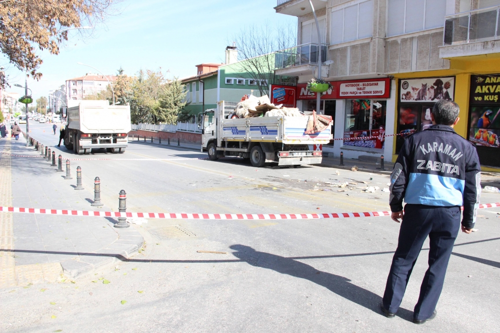 Çöp Evin Temizlenmesi İçin Cadde Trafiğe Kapatıldı 2