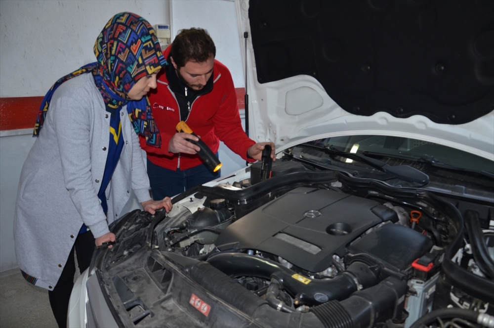 Karamanlık Kadın Girişimciden Oto Bakım Servisi 4