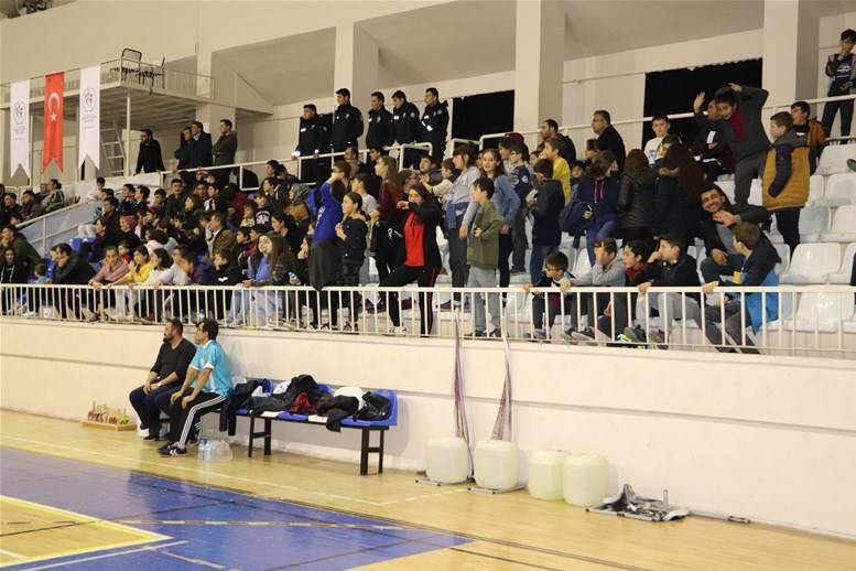 Öğretmenler Günü Voleybol Turnuvası Sona Erdi 17