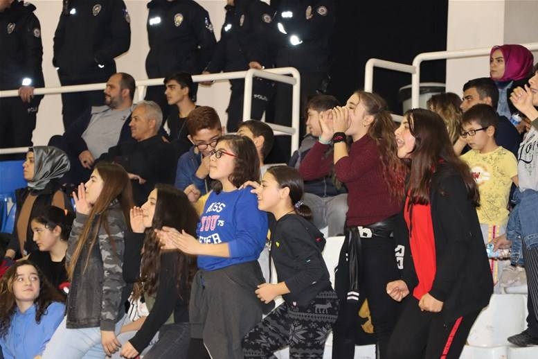 Öğretmenler Günü Voleybol Turnuvası Sona Erdi 8