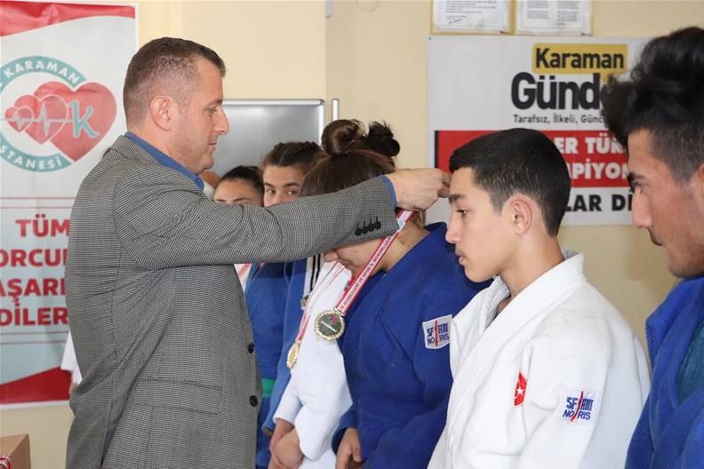 Gençler Judoda Spor Lisesi’nden Çifte Şampiyonluk 8
