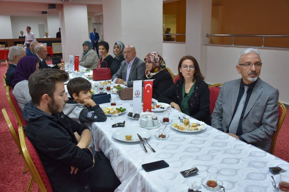 Kuntoğlu Emektar Öğretmenlerle Kahvaltıda Buluştu 3