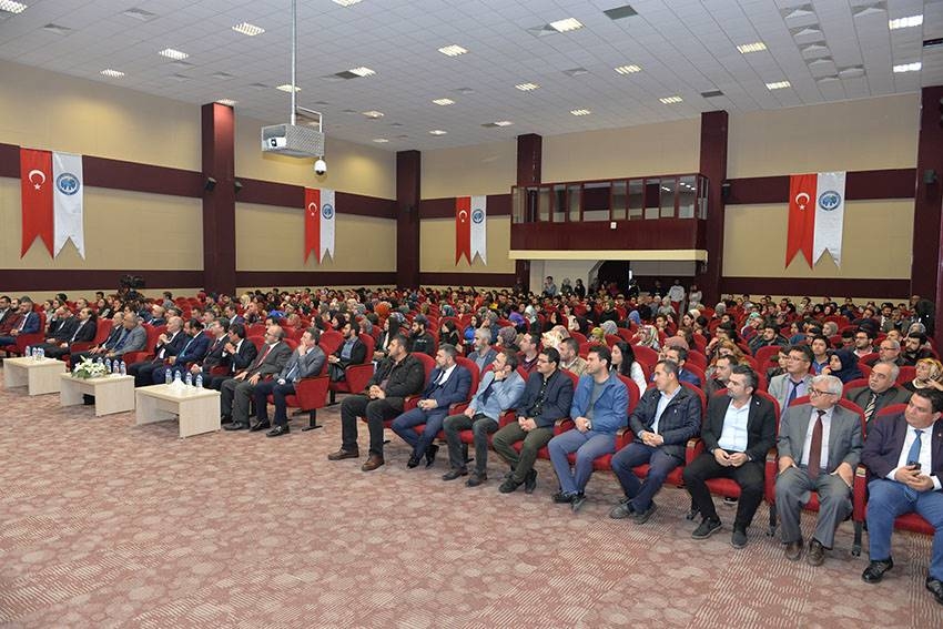 KMÜ’de Aile Ve Gençlik Konferansı 12