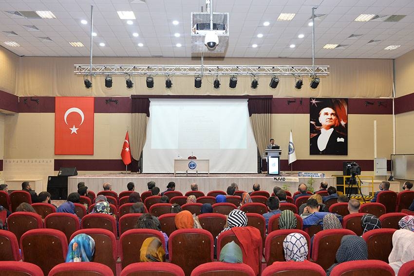 KMÜ’de Aile Ve Gençlik Konferansı 15