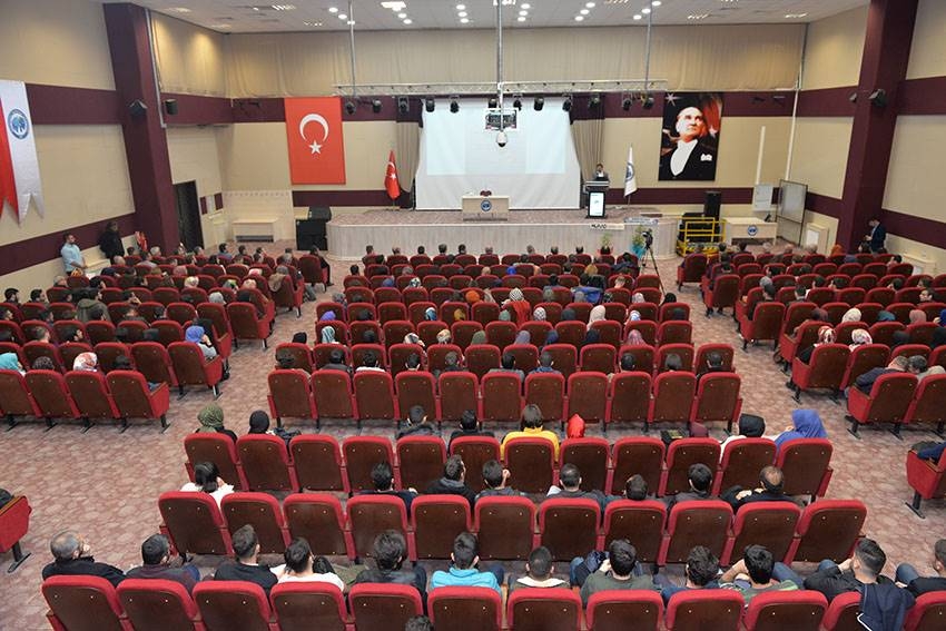 KMÜ’de Aile Ve Gençlik Konferansı 5