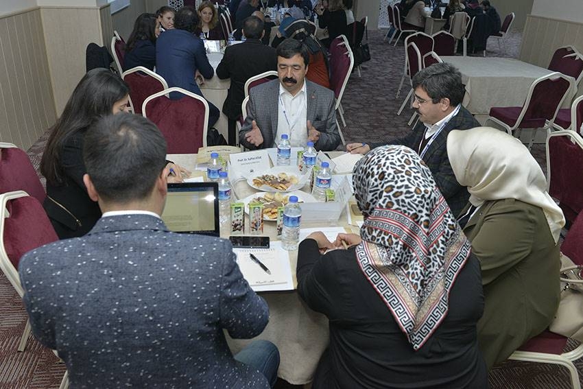 Sosyal Politikalar Açısından Kadın Ve Aile Çalıştayı Düzenledi 17