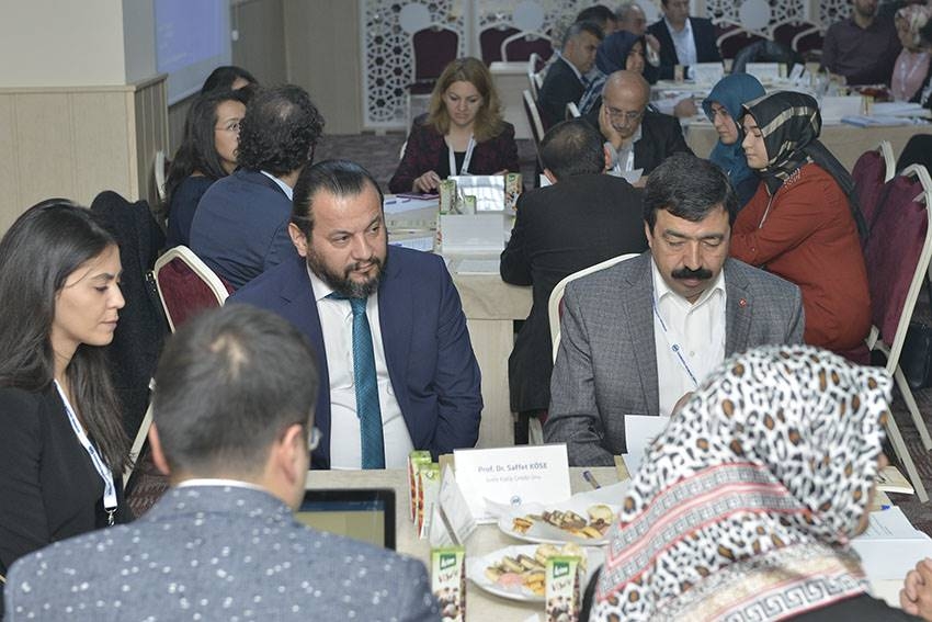 Sosyal Politikalar Açısından Kadın Ve Aile Çalıştayı Düzenledi 9