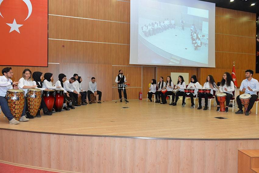 KMÜ’de  ‘Öğretmen Ve Çocuk Olmak’ Konulu Çalıştay Düzenlendi 16