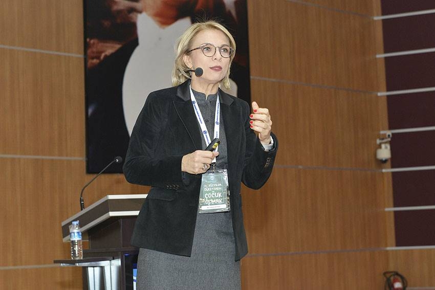 KMÜ’de  ‘Öğretmen Ve Çocuk Olmak’ Konulu Çalıştay Düzenlendi 3