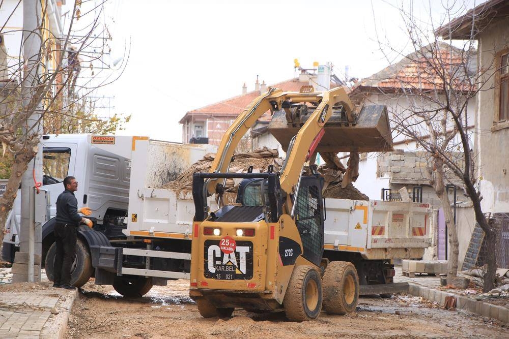 Asfalt Çalışmaları Kırbağı Mahallesi’nde 2