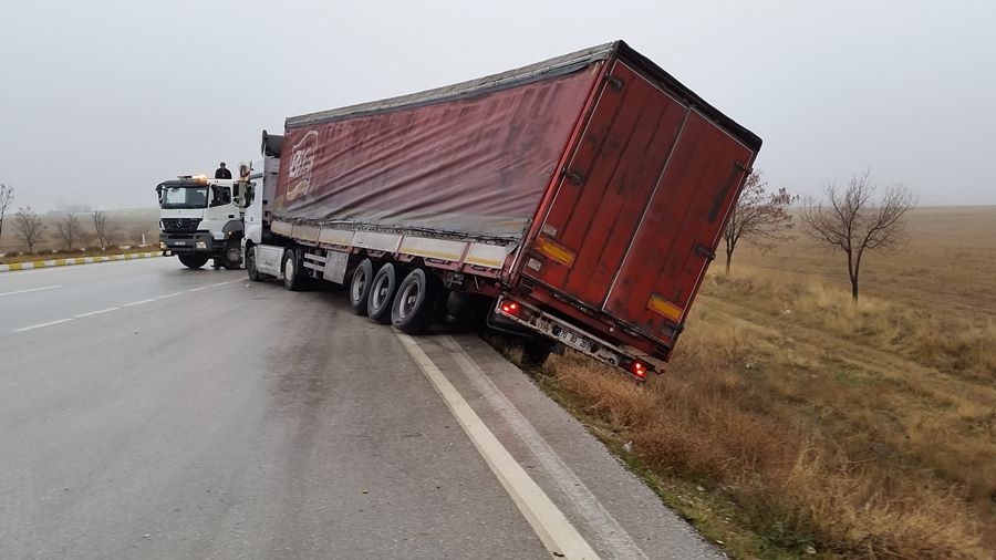 Karaman'dan Çıkan Tır Konya'dan Sonra Kaza Yaptı 4