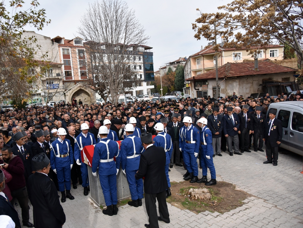 Karamanlı Gazi Son Yolculuğuna Uğurlandı 2