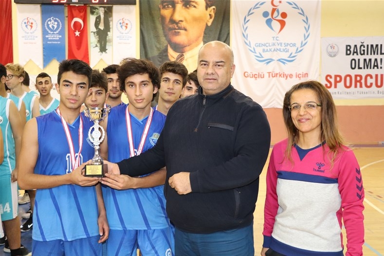 Karaman'da Düzenlenen Basketbol Final Maçları Nefes Kesti 10