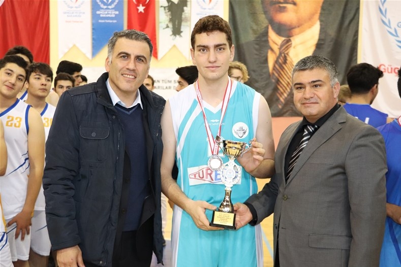 Karaman'da Düzenlenen Basketbol Final Maçları Nefes Kesti 12