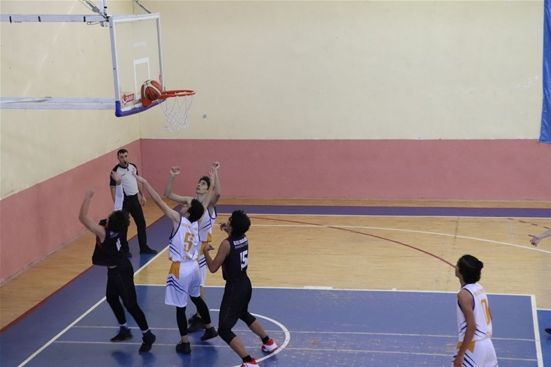 Karaman'da Düzenlenen Basketbol Final Maçları Nefes Kesti 4
