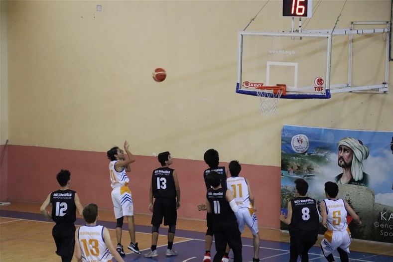 Karaman'da Düzenlenen Basketbol Final Maçları Nefes Kesti 7