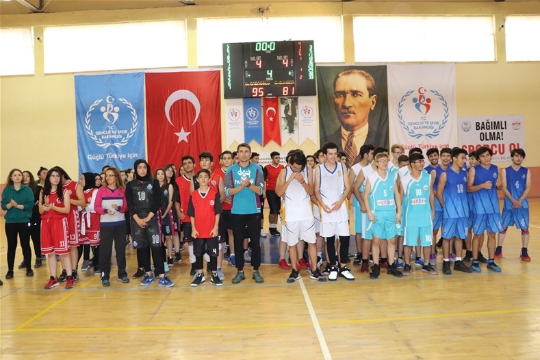 Karaman'da Düzenlenen Basketbol Final Maçları Nefes Kesti 9