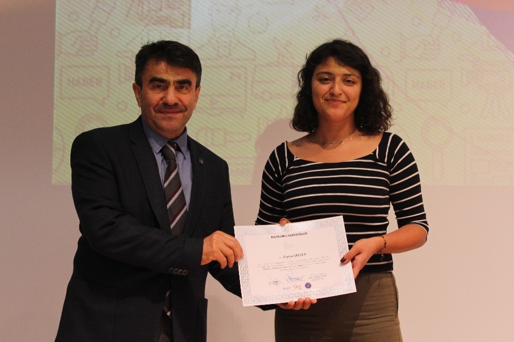 Antalya'da 25 Gazeteci Sertifikalarını aldı 2