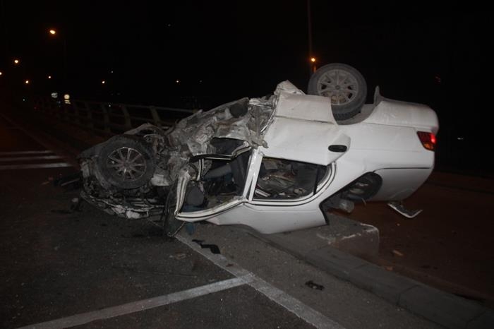 Hurdaya Dönen Otomobilin Sürücüsü Kazadan Yaralı Kurtuldu 1