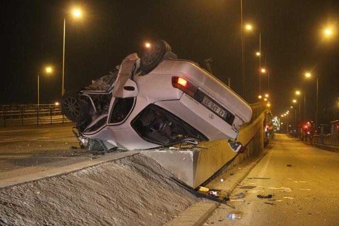 Hurdaya Dönen Otomobilin Sürücüsü Kazadan Yaralı Kurtuldu 5