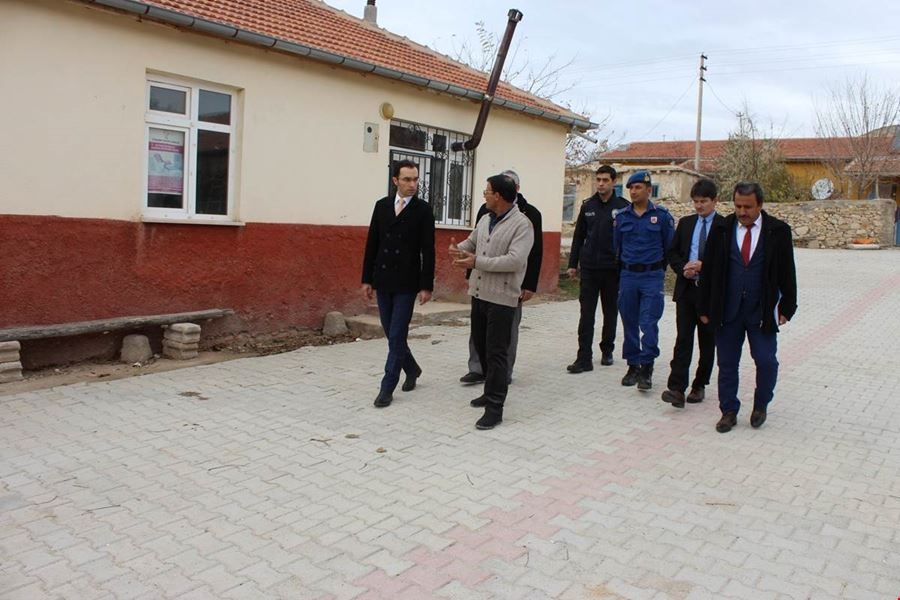 Karaman Ayrancı İlçesi Kaymakamı Köydeki Vatandaşlarla Bir Araya Geldi 2