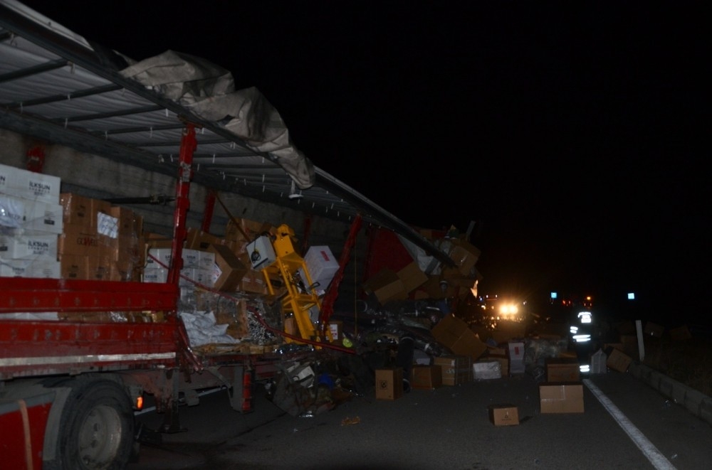 Konya'da Tırın Kabinine Sıkışan Sürücünün Zor Anları 1