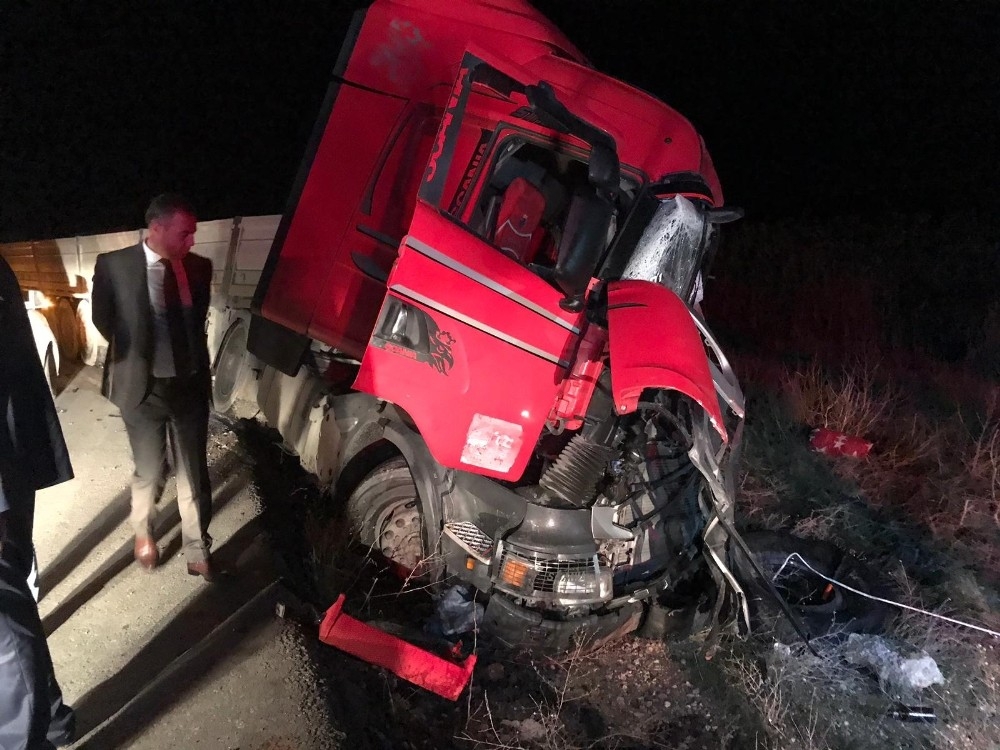 Konya'da Tırın Kabinine Sıkışan Sürücünün Zor Anları 5
