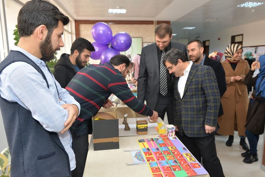 KMÜ 'Din Eğitiminde Engelsiz Oyunlar' Sergisi Düzenledi 10