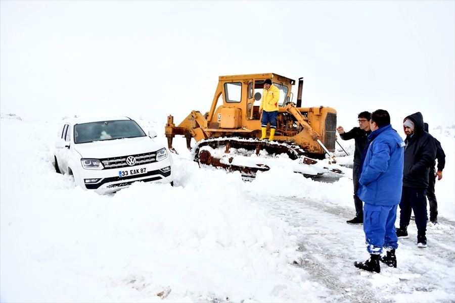 Mersin-Karaman Sınırında Mahsur Kalan Suriyeliler 9 Saat Sonra Kurtarıld 2