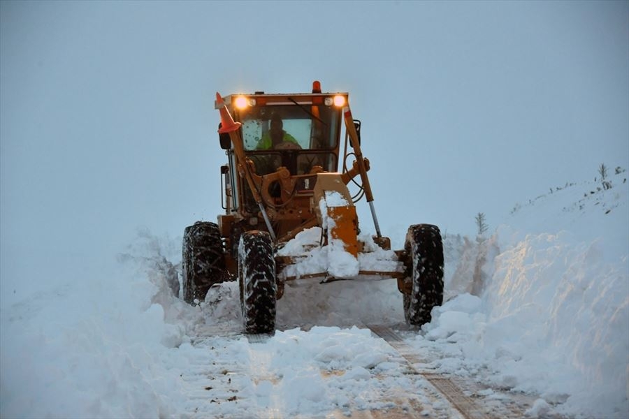 Mersin-Karaman Sınırında Mahsur Kalan Suriyeliler 9 Saat Sonra Kurtarıld 4