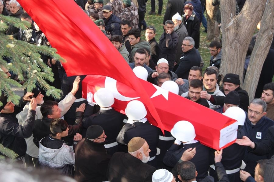 Konya'daki Şehit Polis Son Yolculuğuna Uğurlandı 6