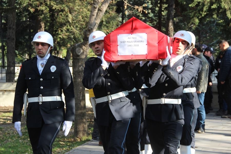 Konya'daki Şehit Polis Son Yolculuğuna Uğurlandı 7