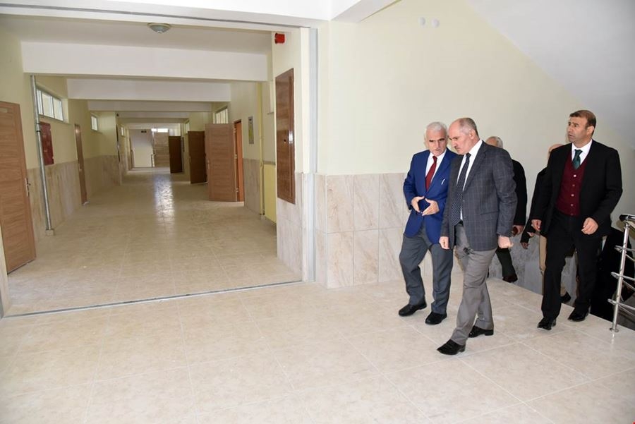 Karaman Valisi Fahri Meral İmam Hatip Ortaokuluna İlişkin Bilgiler Aldı 8