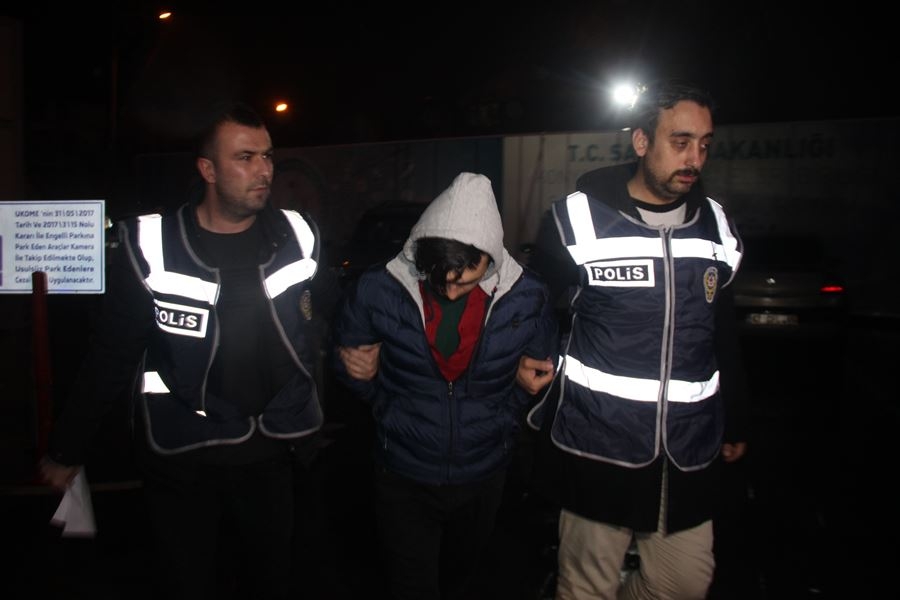 Konya'da Okul Sıralarının Tahtalarını Kırıp Demirlerini Çaldı 4