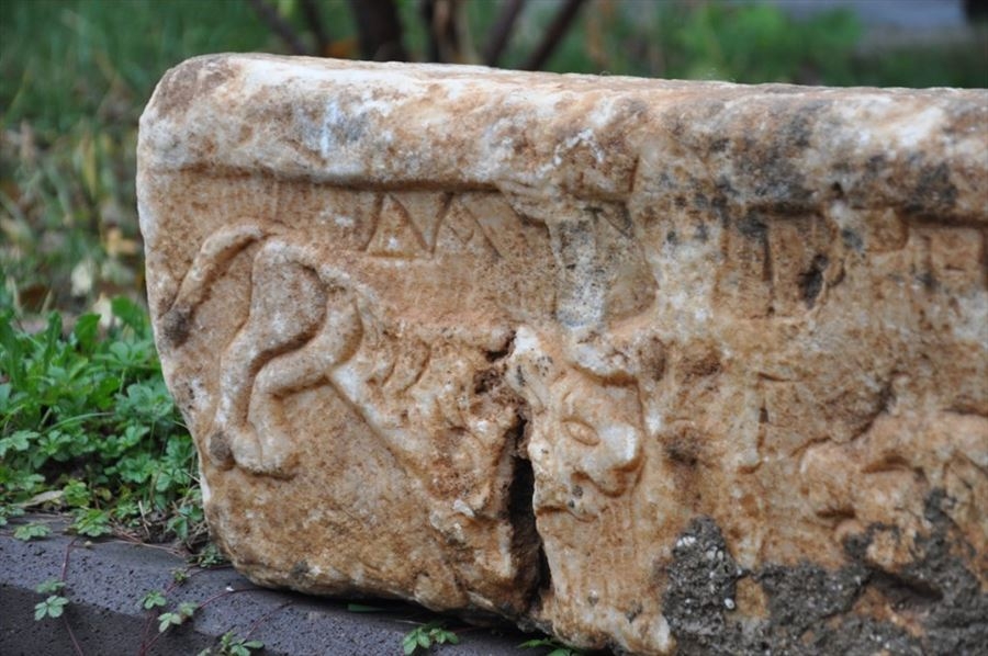 Konya'da İnşaat Kazısında "Danyal Peygamber Kabartması" Bulundu 1