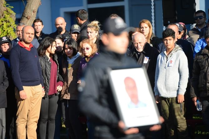 Göz Yaşlarıyla Babalarını Uğurladılar 1