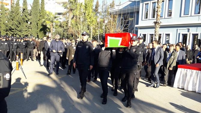 Göz Yaşlarıyla Babalarını Uğurladılar 11