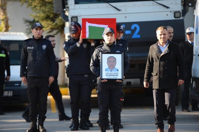 Göz Yaşlarıyla Babalarını Uğurladılar 2