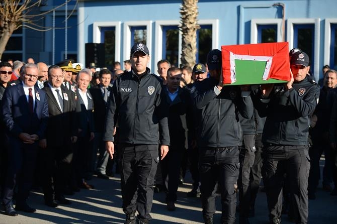 Göz Yaşlarıyla Babalarını Uğurladılar 5