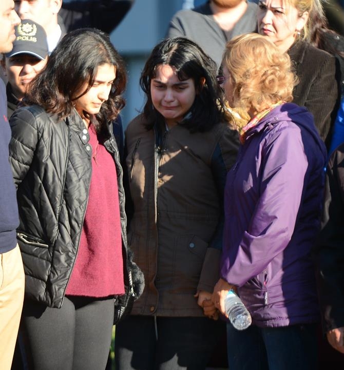 Göz Yaşlarıyla Babalarını Uğurladılar 6