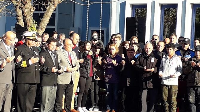 Göz Yaşlarıyla Babalarını Uğurladılar 8