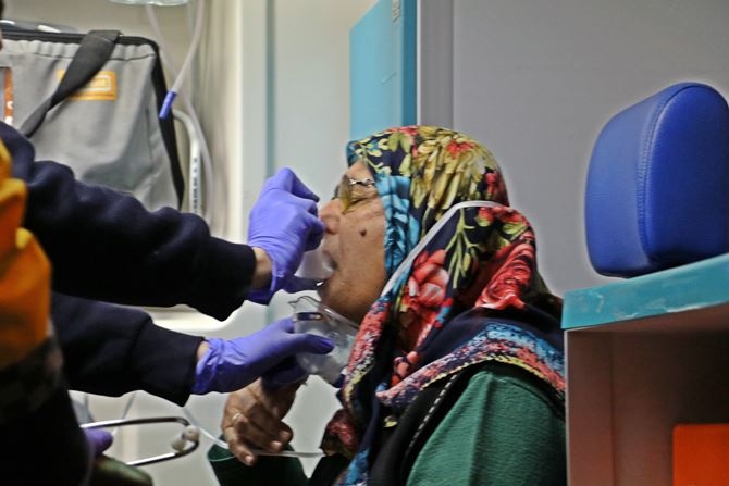 Ziyarete Gittigi Kardeşinin Evinin Çatısını Alev Aldı 2