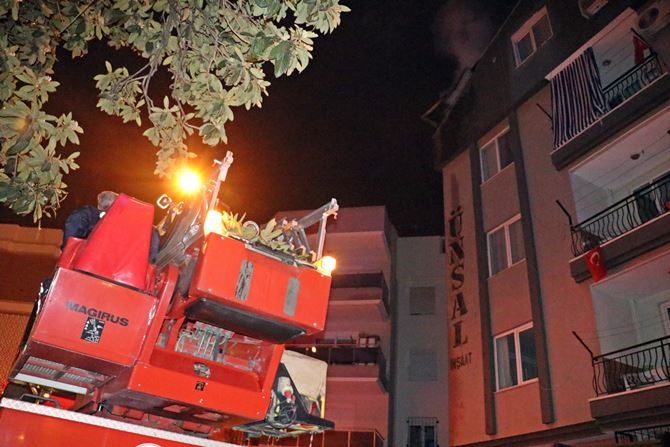 Ziyarete Gittigi Kardeşinin Evinin Çatısını Alev Aldı 6