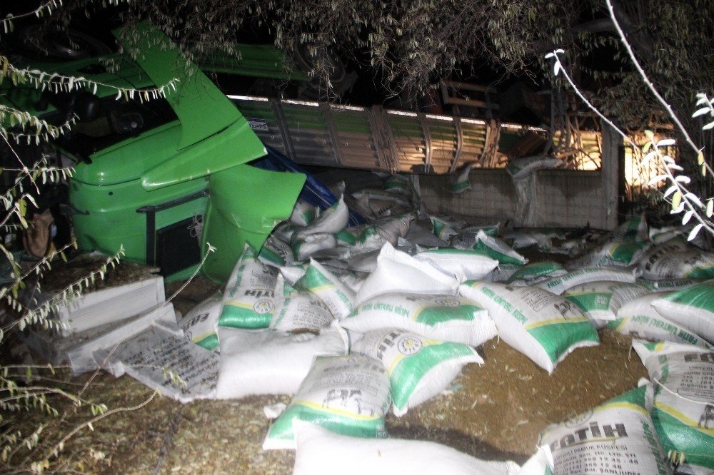 Konya'da Takla Atan Tır Mezarlığa Girdi 5