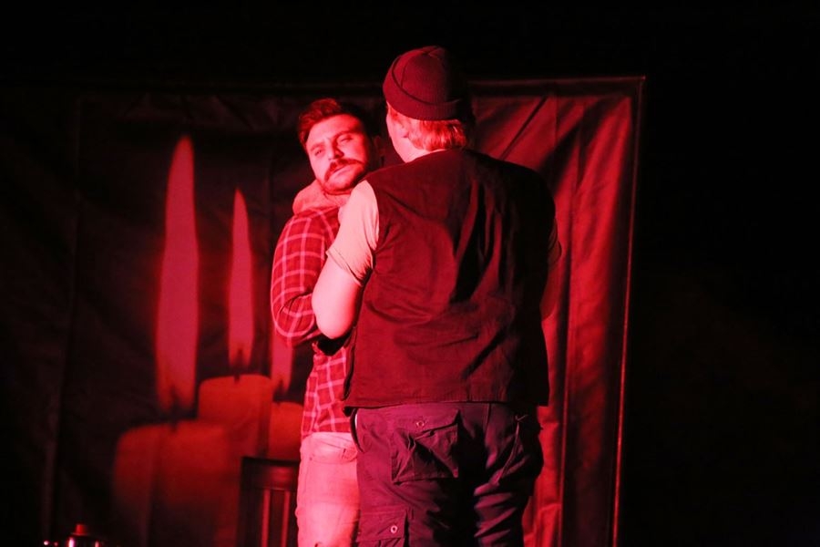 Karaman'da 'Pembe Aslında Siyahtır' Tiyatro Oyunu Sahnelendi 6