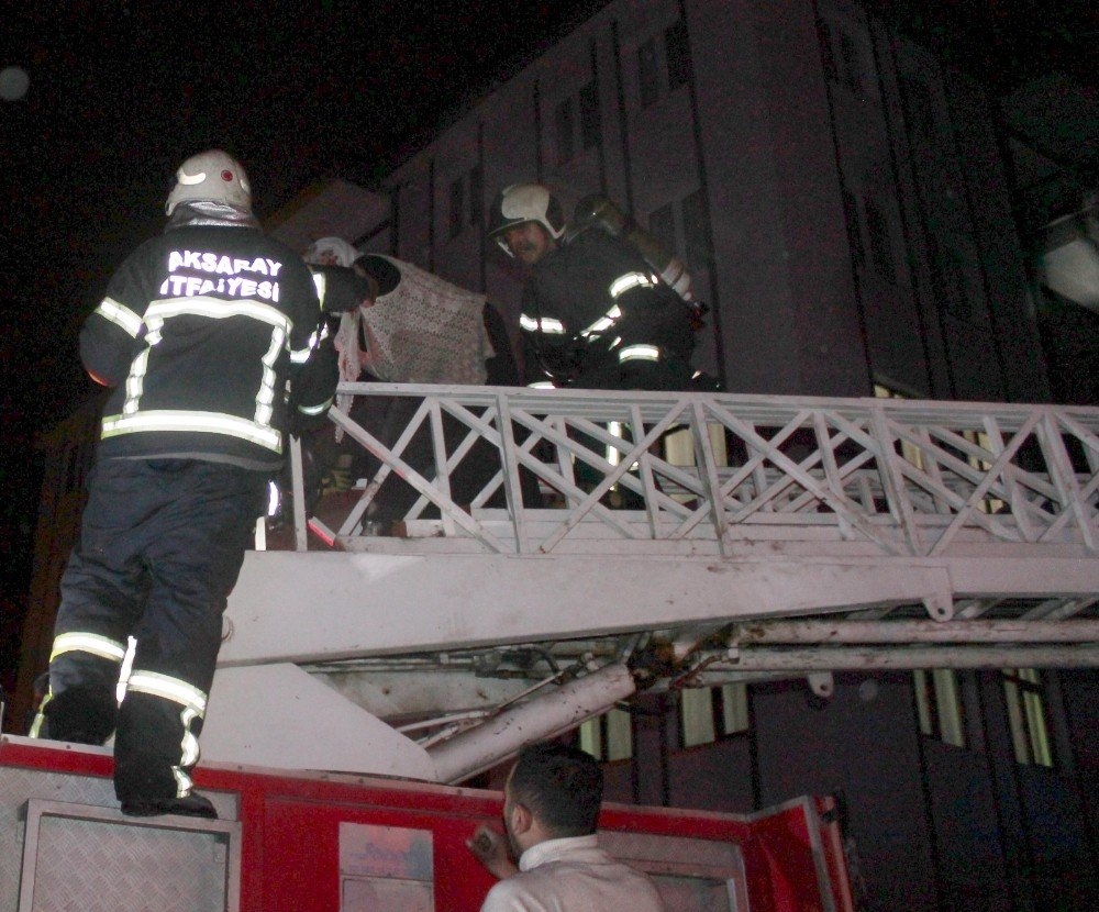 Aksaray’da Korkutan Yangın: 32 Kişi Mahsur Kaldı 2