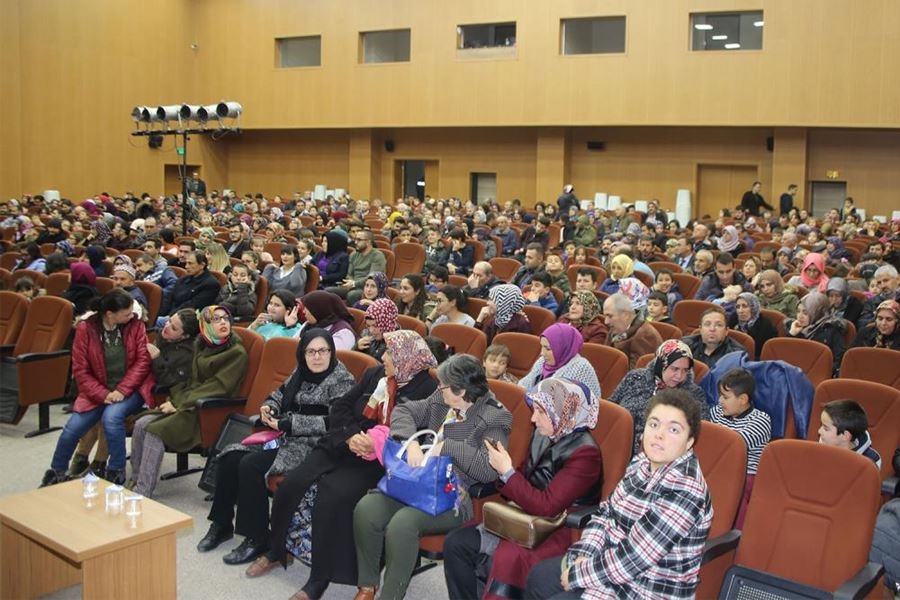 Karaman'da 'Hikaye-i Kaymakam' Adlı Tiyatro Oyunu Büyük İlgi Gördü 1