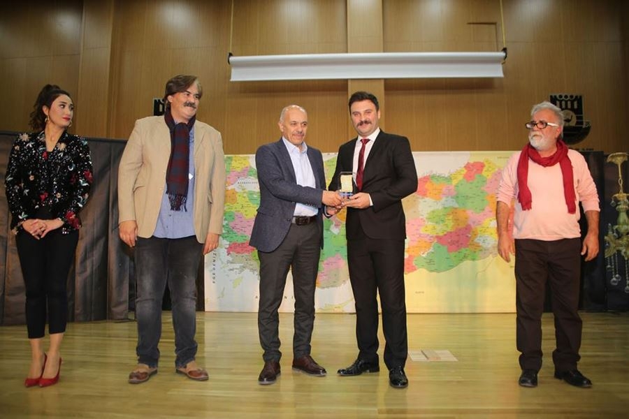 Karaman'da 'Hikaye-i Kaymakam' Adlı Tiyatro Oyunu Büyük İlgi Gördü 8